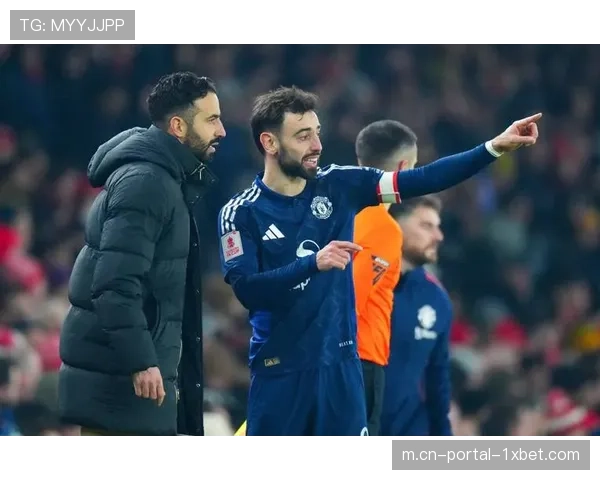 阿莫林未给出应对高位逼抢方案 曼联后场传球犹豫屡次被断